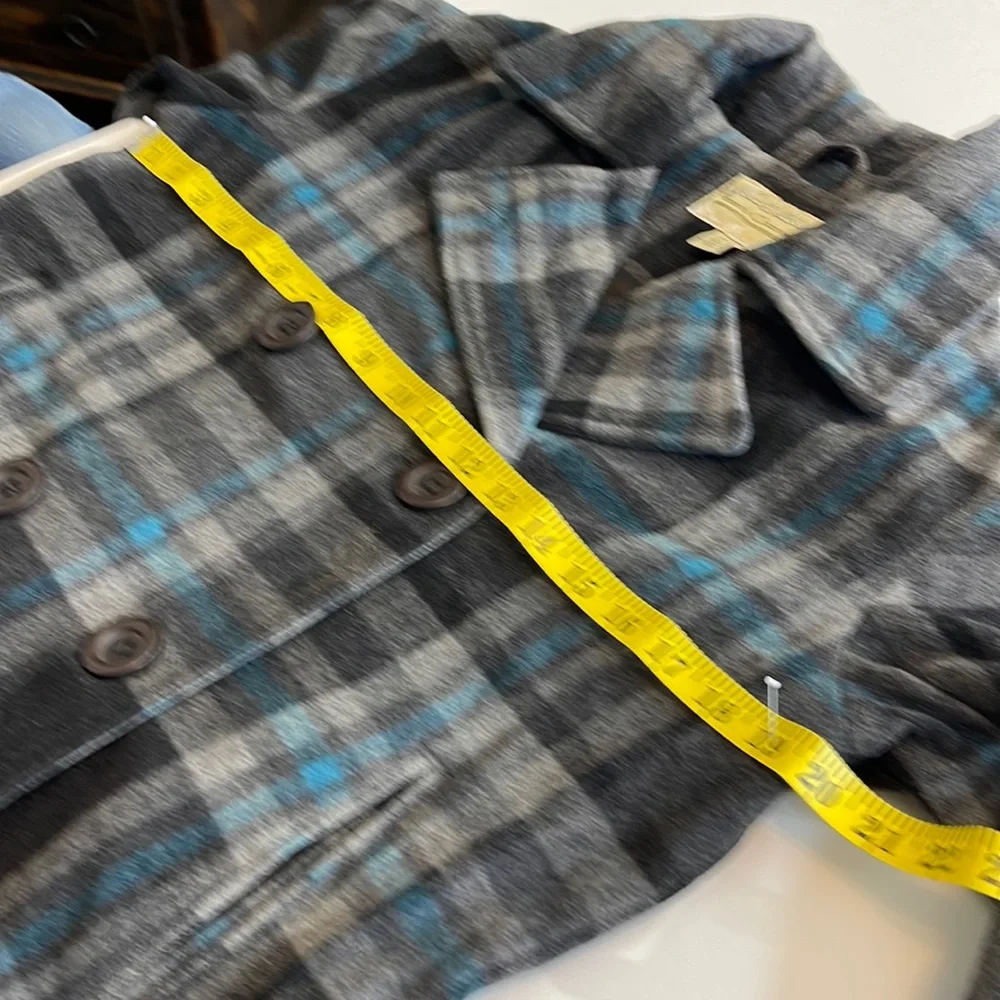 Cabelas, women’s outerwear, Preowned, size S/P dry clean only.